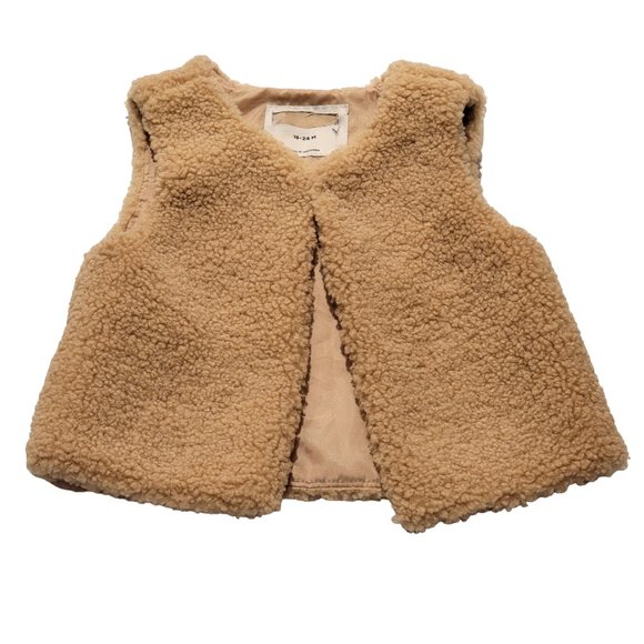 Old Navy Sherpa Vest Toddler 18-24 Months Tan Textured Button Cozy Warm NWOT NEW - Picture 1 of 10